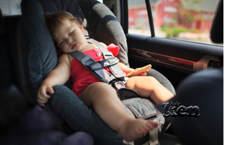 Trẻ em sẽ mệt mỏi khi ngủ ngồi trên xe nếu không có giuong xe hoi o to cho be